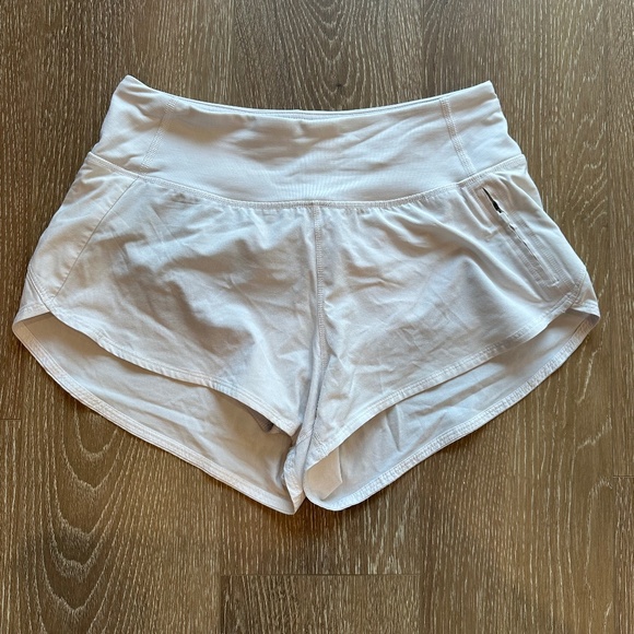 Outdoor Voices White 2.5” Hudson Shorts - Picture 2 of 3